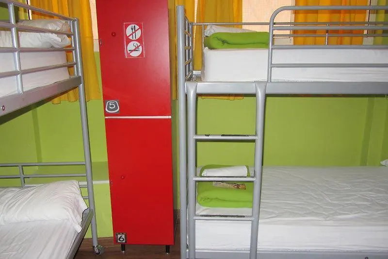 Onefam Les Corts Hostel Βαρκελώνη