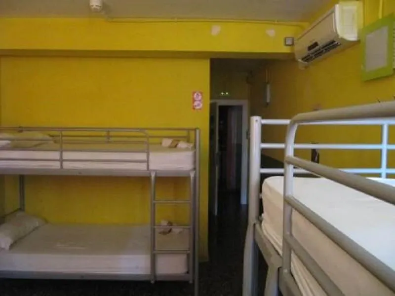 Onefam Les Corts Hostel Barcelona 0*,  Spanyolország